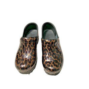 Dansko Professional Pewter Leopard Patent Leather Clogs Size US 8-8.5/EURO 39